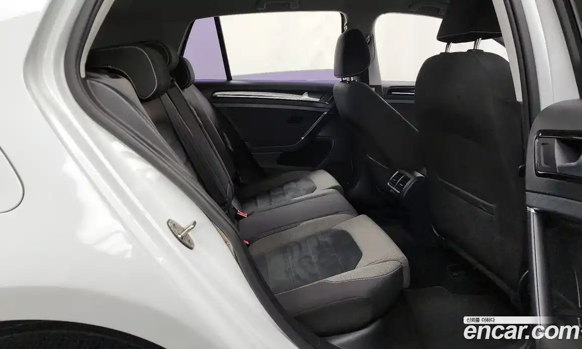 Volkswagen Golf 2015 1.6 гидро в Москве № 215154, фото 12