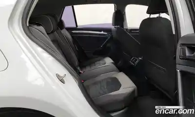 Volkswagen Golf 2015 1.6 гидро в Москве № 215154, миниатюра 12