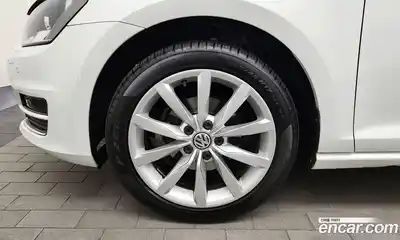 Volkswagen Golf 2015 1.6 гидро в Москве № 215154, миниатюра 5