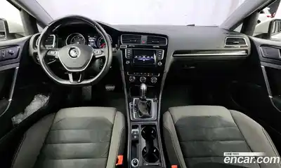 Volkswagen Golf 2015 1.6 гидро в Москве № 215154, миниатюра 7