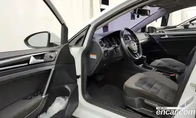 Volkswagen Golf 2015 1.6 гидро в Москве № 215154, миниатюра 10