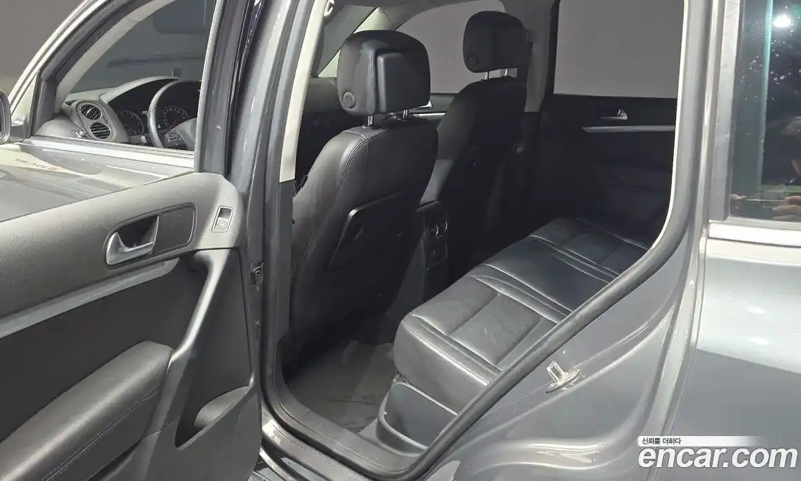 Volkswagen Tiguan 2015 2.0 гидро в Москве № 215192, фото 11
