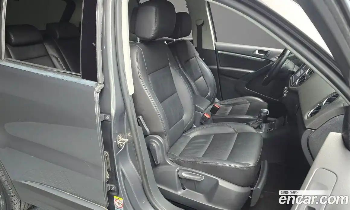 Volkswagen Tiguan 2015 2.0 гидро в Москве № 215192, фото 12