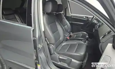 Volkswagen Tiguan 2015 2.0 гидро в Москве № 215192, миниатюра 12