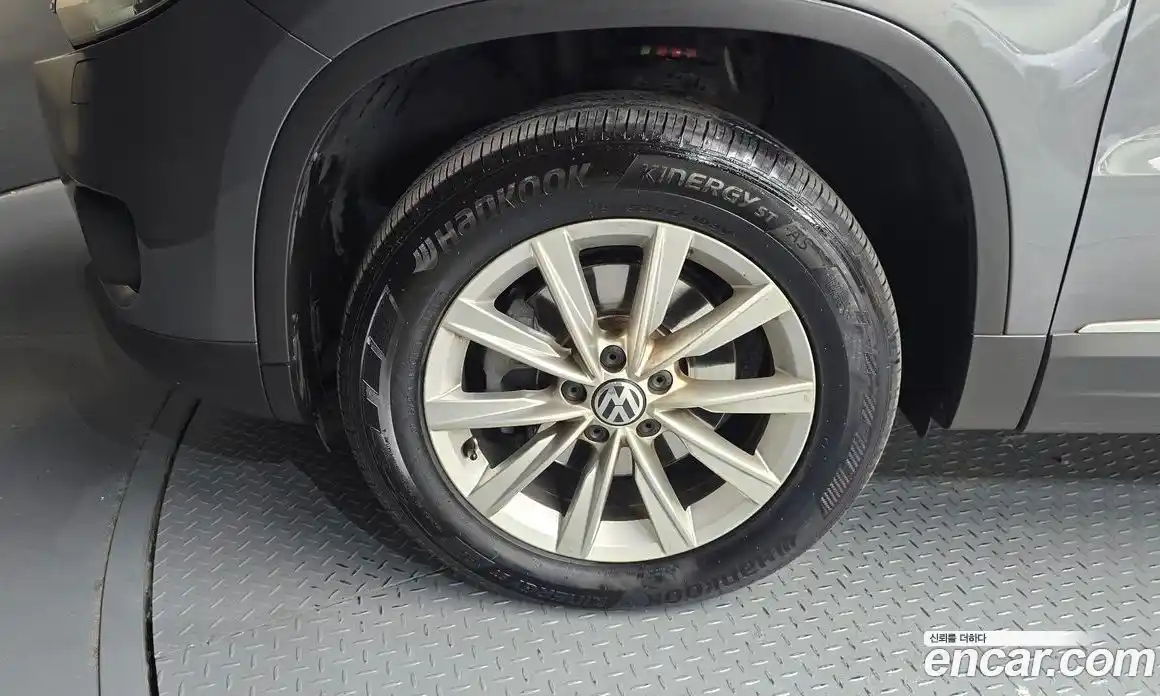Volkswagen Tiguan 2015 2.0 гидро в Москве № 215192, фото 5