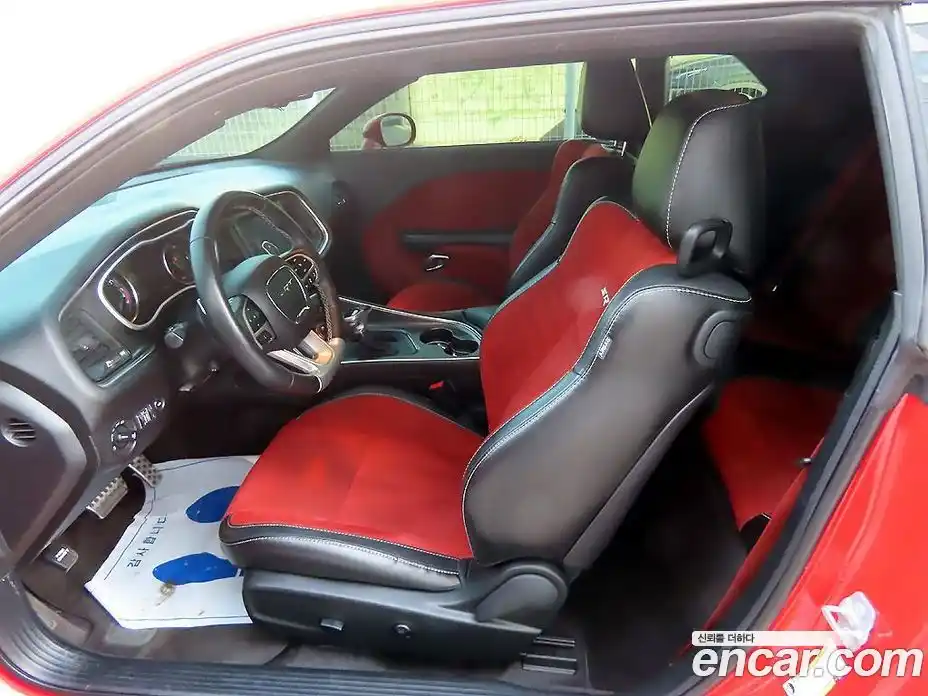 Dodge Challenger 2018 6.4 гидро в Москве № 256827, фото 17