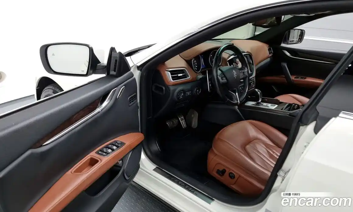 Maserati Ghibli 2016 3.0 гидро, фото 11