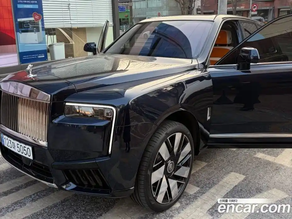Rolls-Royce Cullinan 2025 6.7 гидро в Москве № 407262, фото 3