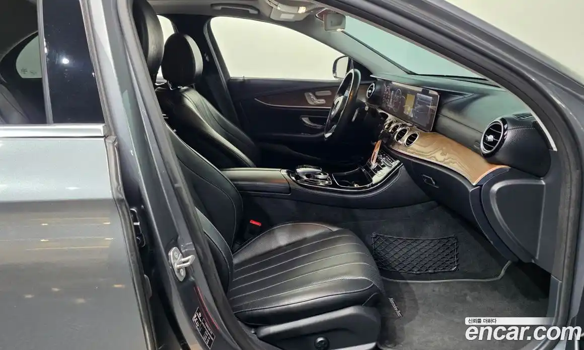 Mercedes-Benz E-Class 2018 2.0 гидро в Москве, фото 10