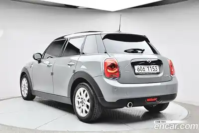 Mini Cooper 2018 1.5 гидро в Москве № 1692630, миниатюра 2