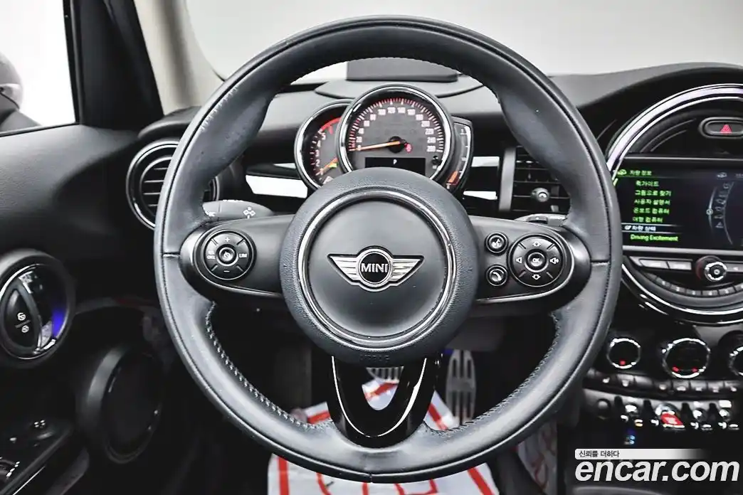 Mini Cooper 2018 1.5 гидро в Москве № 1692630, фото 6