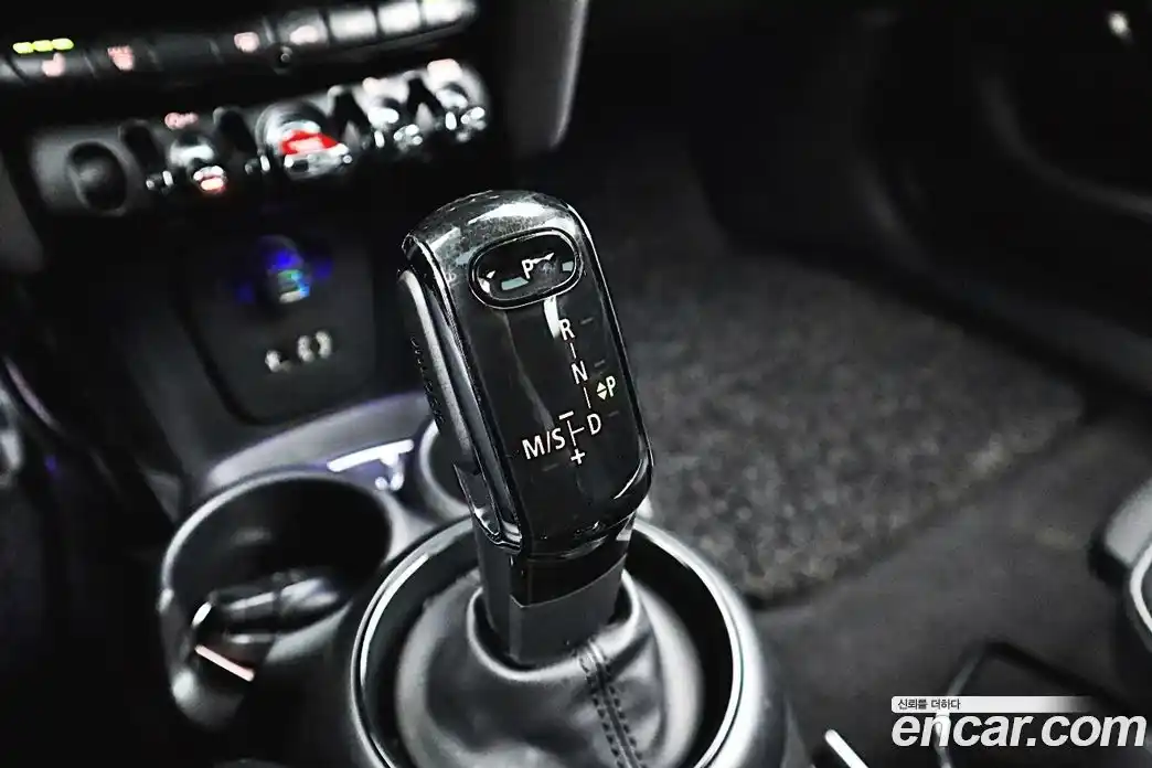Mini Cooper 2018 1.5 гидро в Москве № 1692630, фото 8