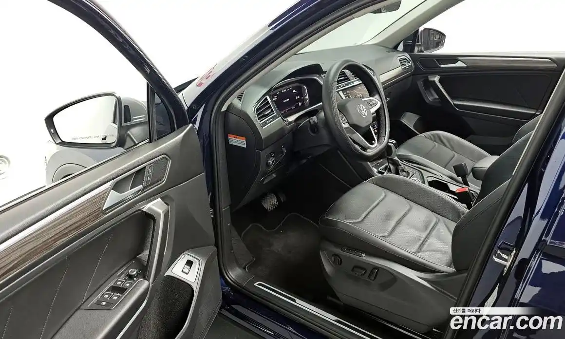 Volkswagen Tiguan 2023 2.0 гидро в Москве № 168537, фото 12