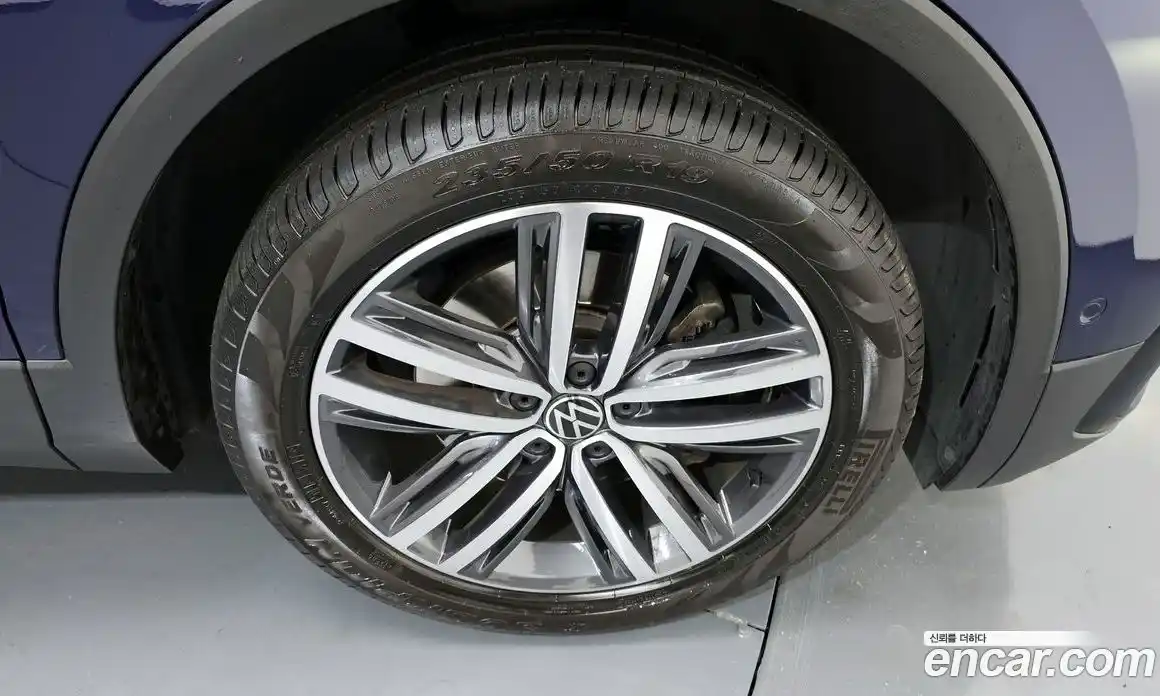 Volkswagen Tiguan 2023 2.0 гидро в Москве № 168537, фото 5