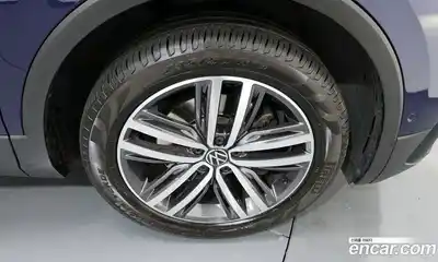 Volkswagen Tiguan 2023 2.0 гидро в Москве № 168537, миниатюра 5