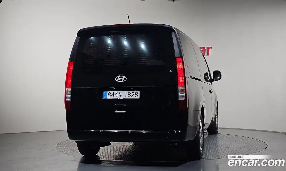 Hyundai Staria 2025 2.2 гидро в Москве № 1757914, фото 4