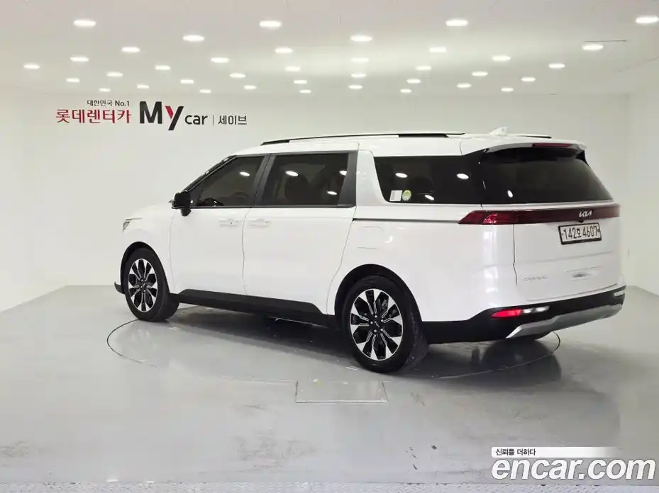 Kia Canival 2023 2.2 гидро в Москве № 1758576, фото 3