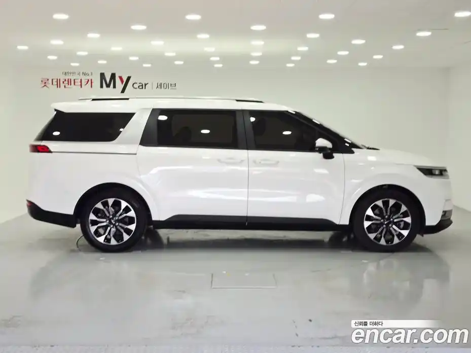 Kia Canival 2023 2.2 гидро в Москве № 1758576, фото 6