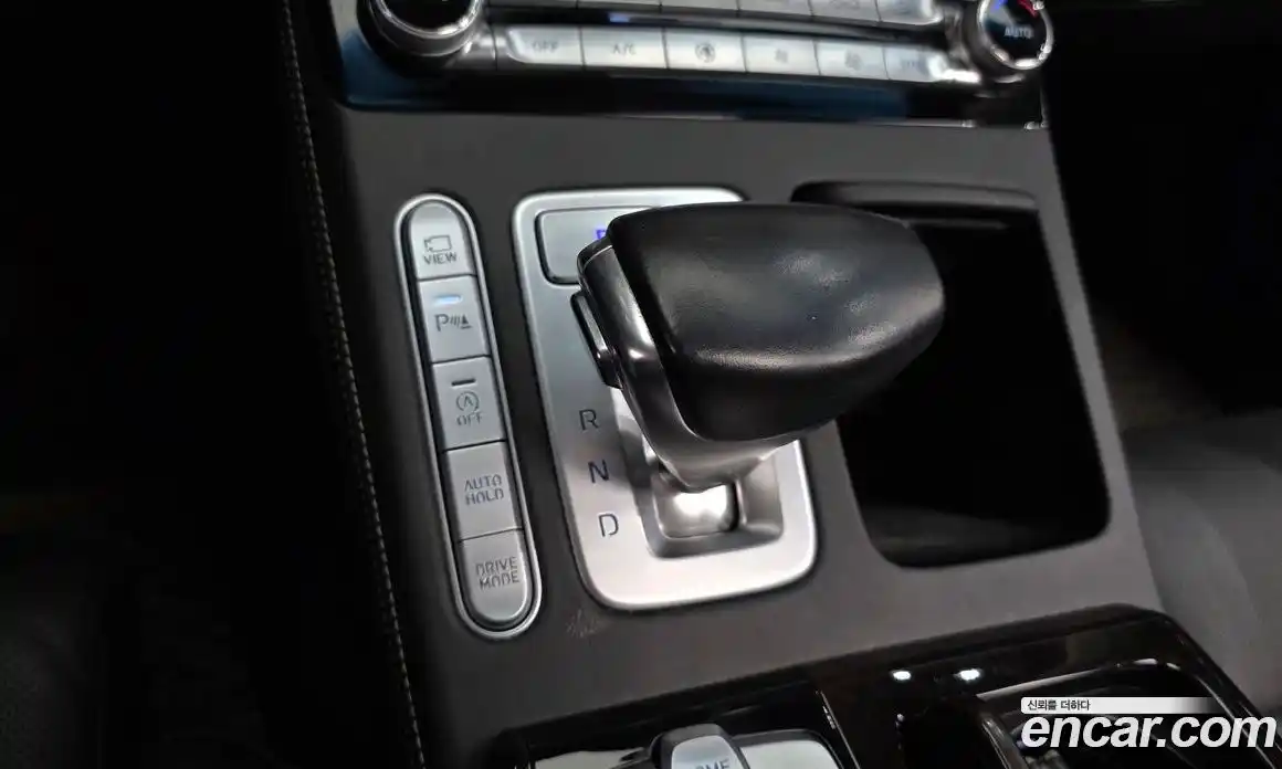 Genesis G90 2018 3.8 гидро в Москве № 1758902, фото 9