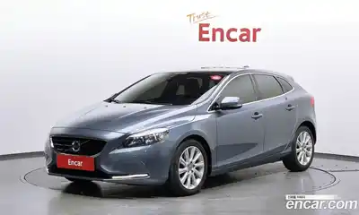 Volvo V40, 2014