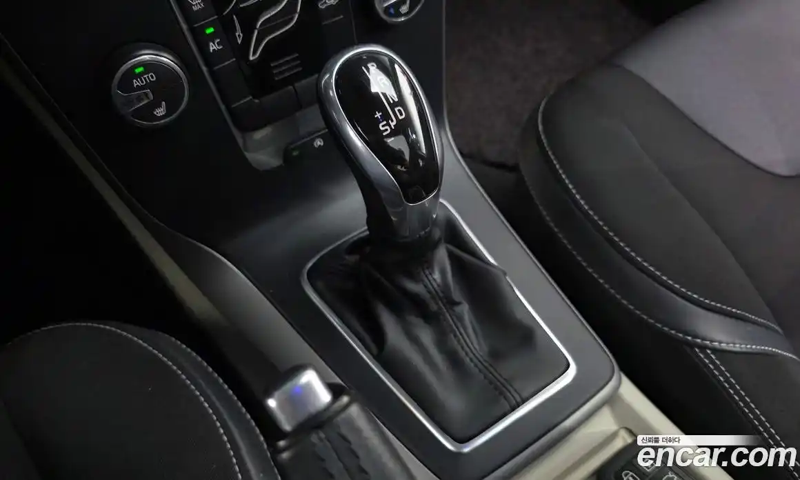 Volvo V40 2014 1.6 гидро в Москве № 1763629, фото 9