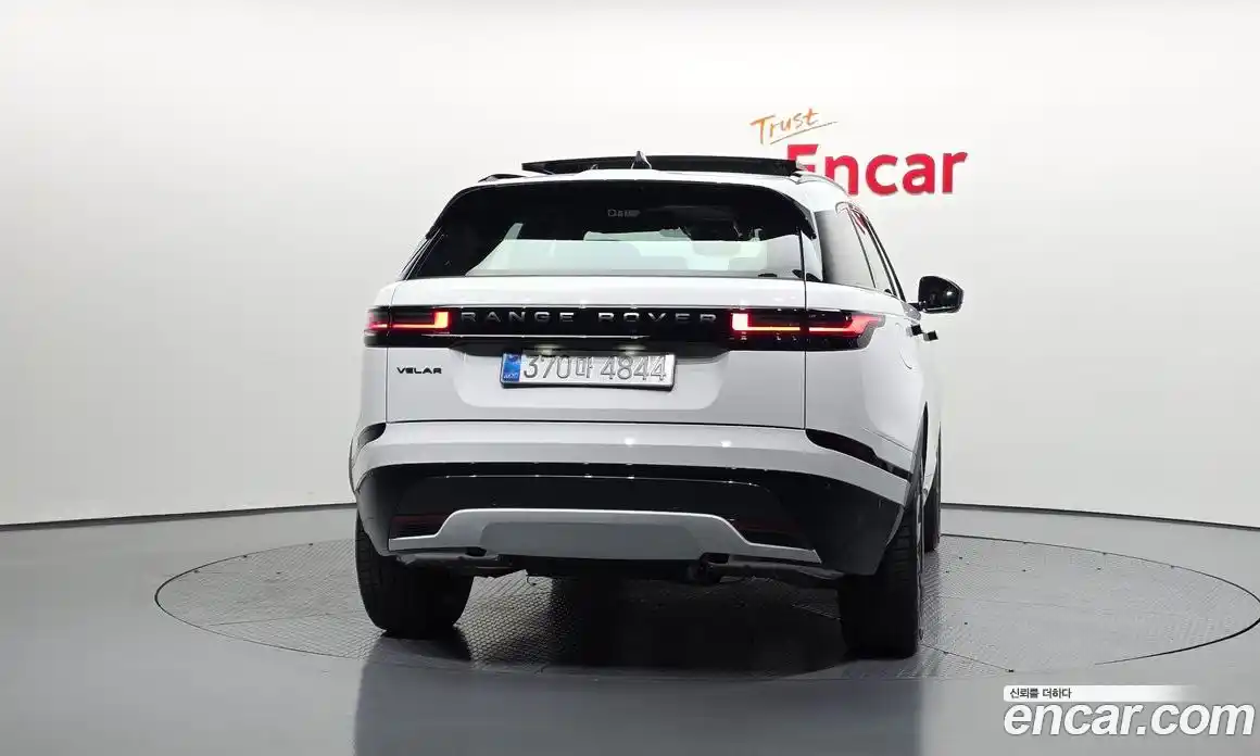 Land Rover Range-Rover Velar 2025 2.0 гидро в Москве № 1763940, фото 4