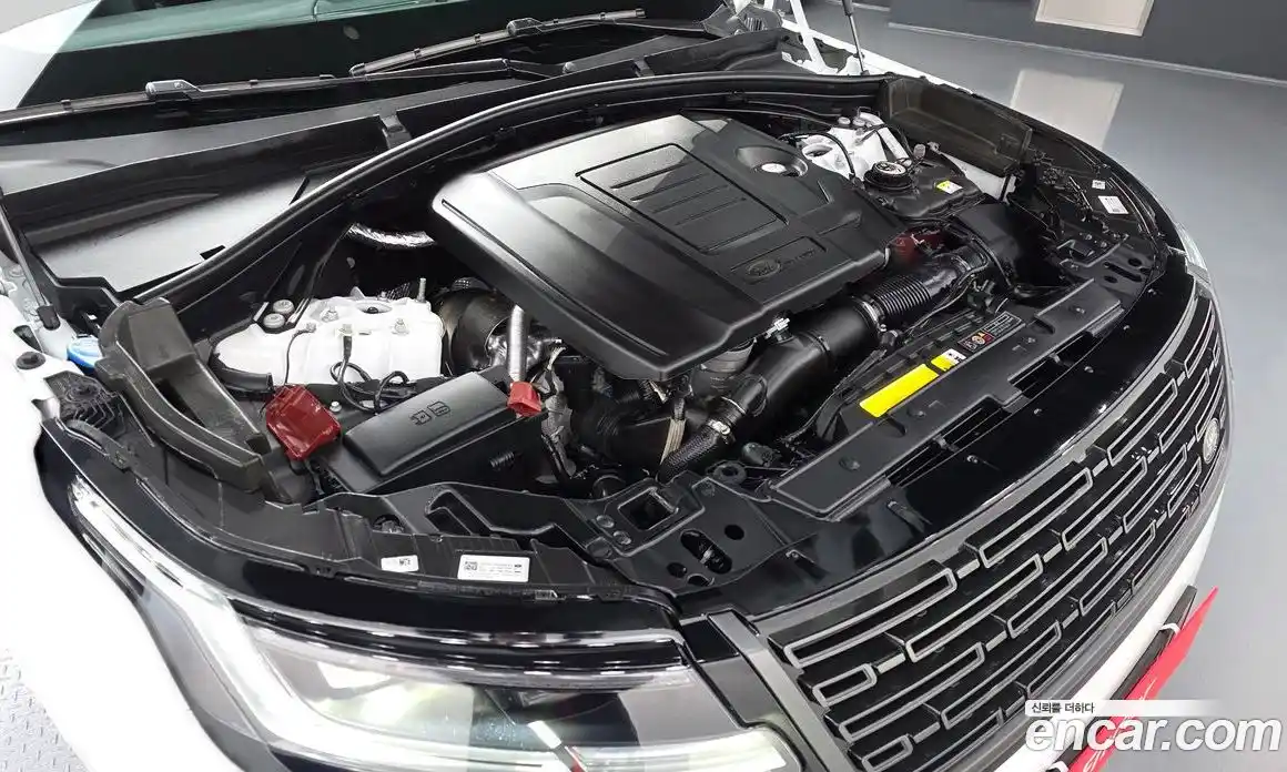 Land Rover Range-Rover Velar 2025 2.0 гидро в Москве № 1763940, фото 6