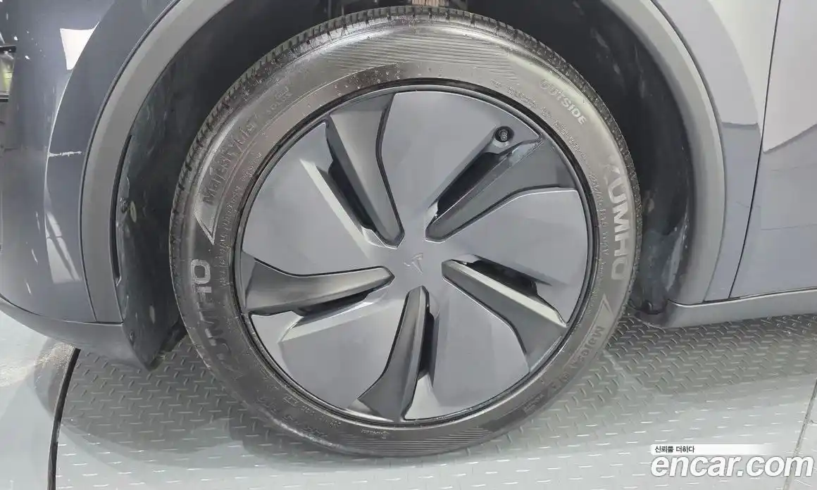 Tesla Model Y 2025 0.2 гидро в Москве № 1764748, фото 4