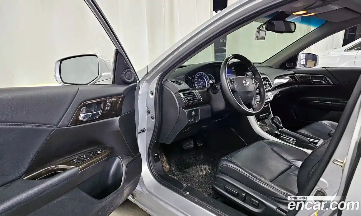 Honda Accord 2015 3.5 гидро в Москве № 1767332, фото 10
