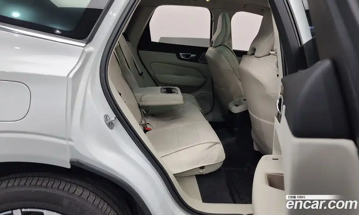 Volvo XC60 2025 2.0 гидро в Москве № 212771, фото 12