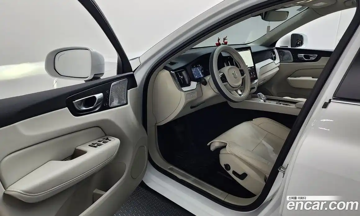 Volvo XC60 2025 2.0 гидро в Москве № 212771, фото 10