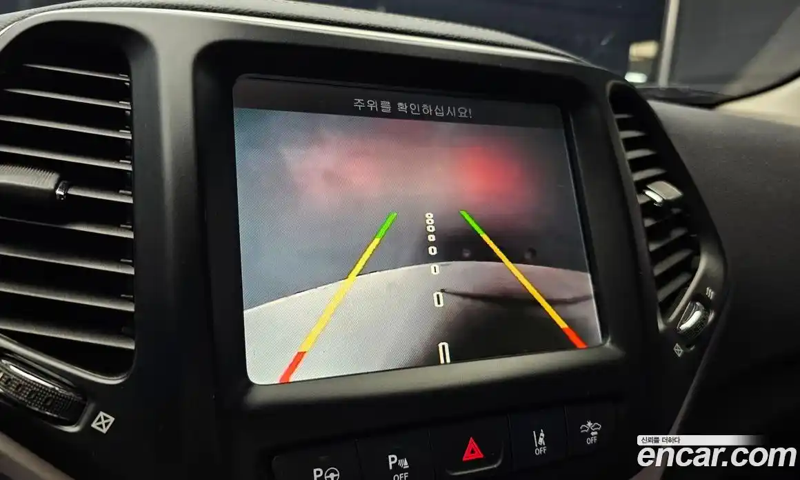 Jeep Cherokee 2017 2.4 гидро в Москве № 232455, фото 17