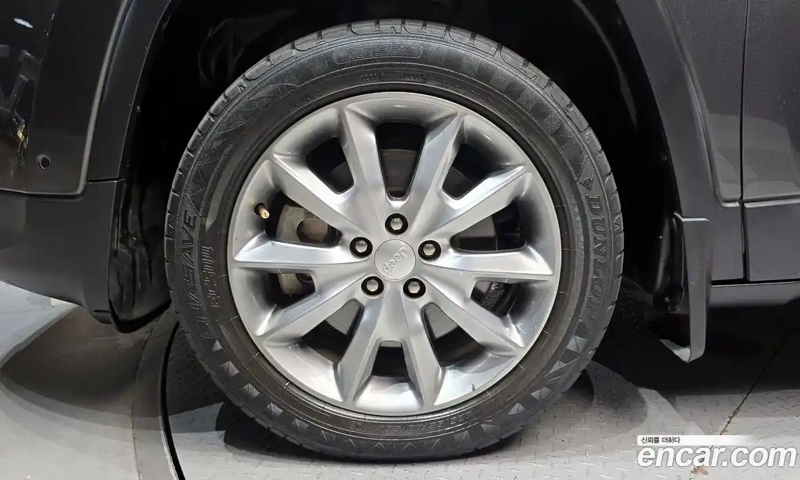 Jeep Cherokee 2017 2.4 гидро в Москве № 232455, фото 5