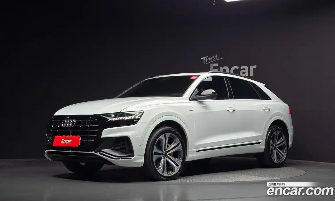 Audi Q8 2023 3.0 гидро в Москве № 162352, фото 1