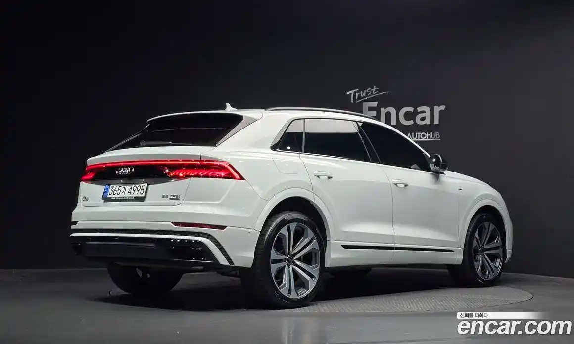 Audi Q8 2023 3.0 гидро в Москве № 162352, фото 2