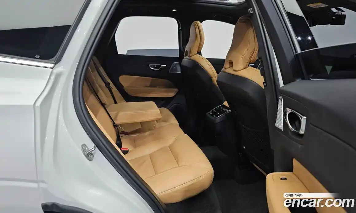 Volvo XC60 2024 2.0 гидро в Москве № 164252, фото 12