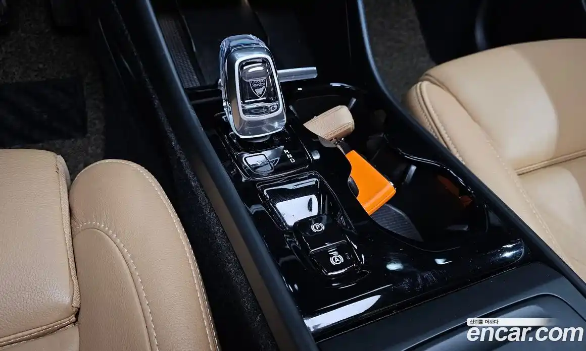 Volvo XC40 2020 2.0 гидро в Москве № 164473, фото 9