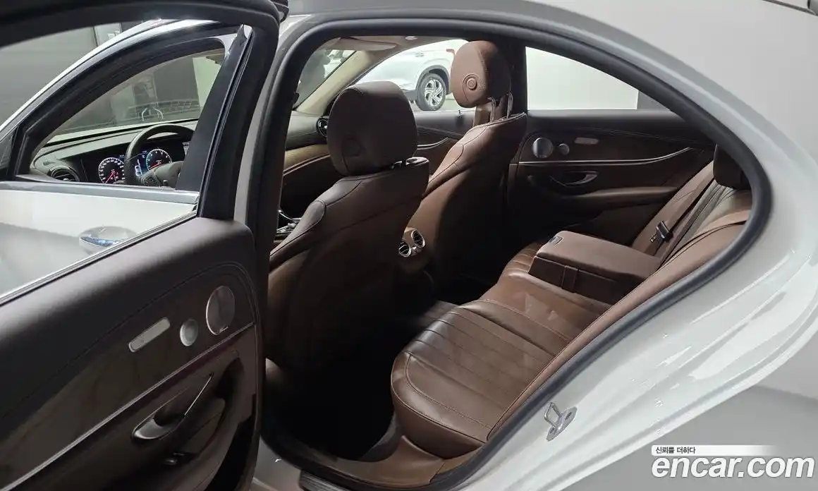 Mercedes-Benz E-Class 2018 2.0 гидро в Москве № 1762480, фото 11