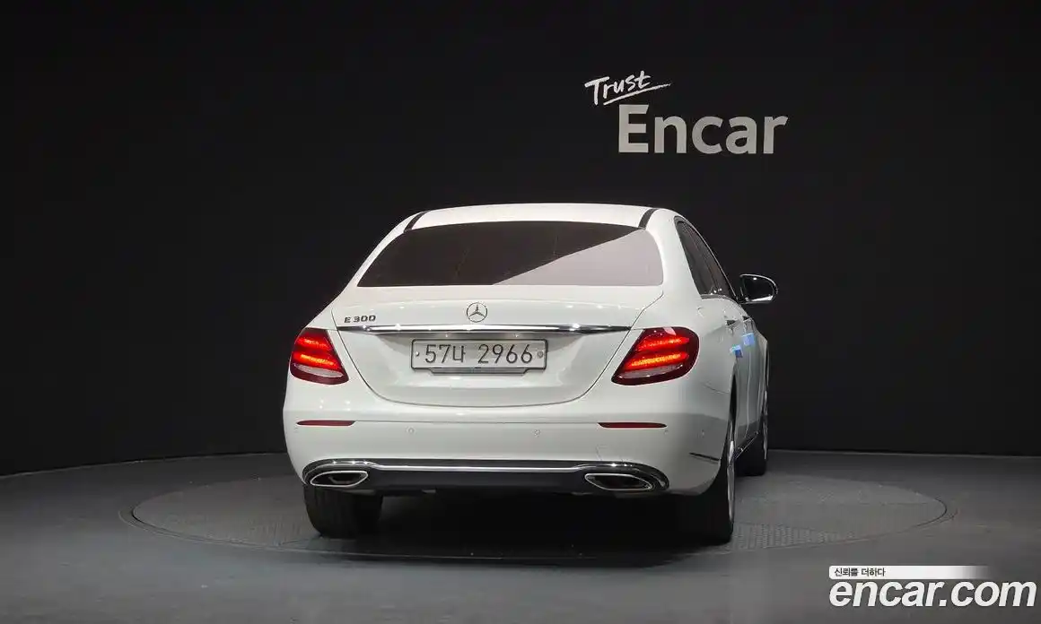 Mercedes-Benz E-Class 2018 2.0 гидро в Москве № 1762480, фото 4