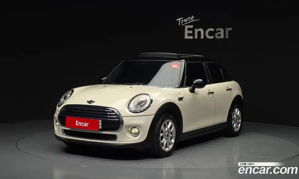 Mini Cooper 2016 1.5 гидро в Москве № 1764627, фото 1