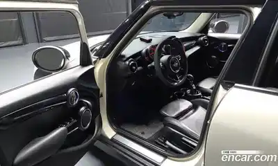 Mini Cooper 2016 1.5 гидро в Москве № 1764627, миниатюра 10