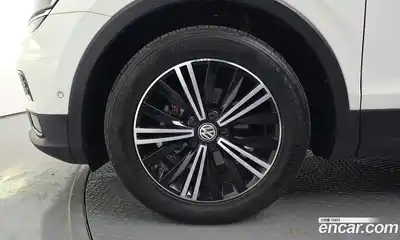 Volkswagen Tiguan 2020 2.0 гидро в Москве № 1765122, миниатюра 5