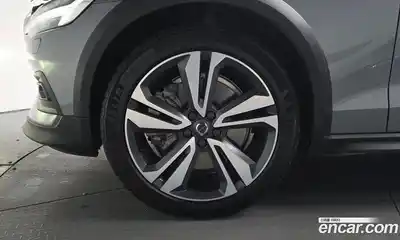 Volvo V60 2021 2.0 гидро в Москве № 196968, миниатюра 5