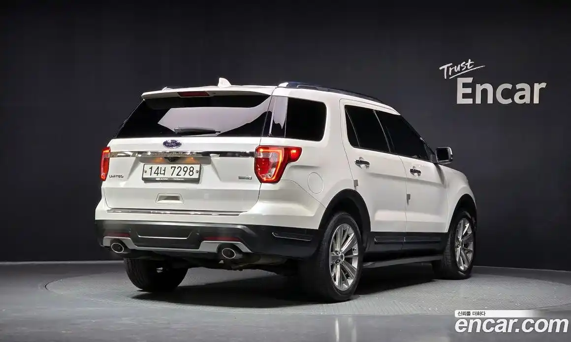 Ford Explorer 2018 2.3 гидро в Москве № 199790, фото 2