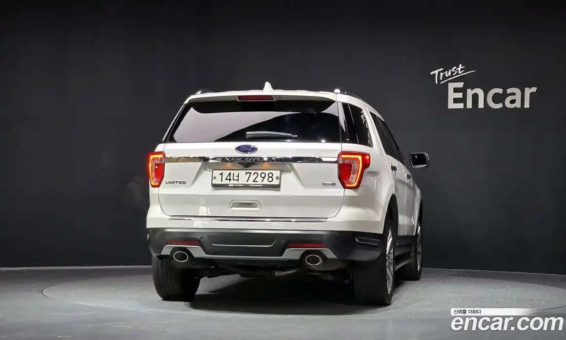 Ford Explorer 2018 2.3 гидро в Москве № 199790, фото 4