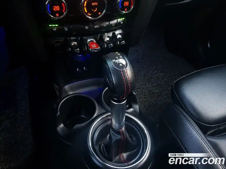 Mini Cooper 2018 2.0 гидро в Москве № 214435, фото 13