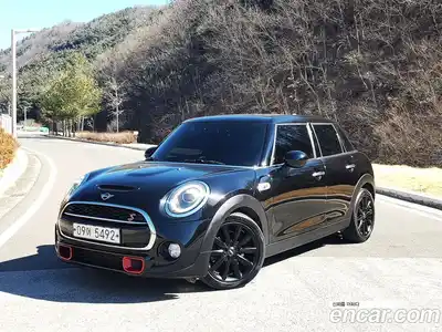 Mini Cooper 2018 2.0 гидро в Москве № 214435, миниатюра 2