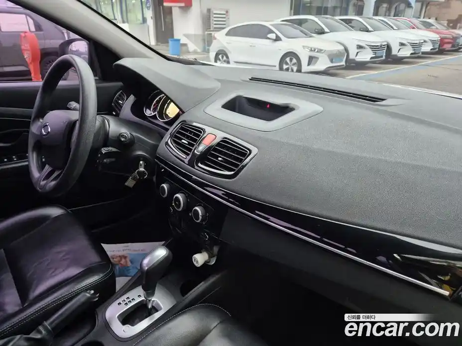 Renault SM3 2016 1.6 гидро в Москве № 227343, фото 11