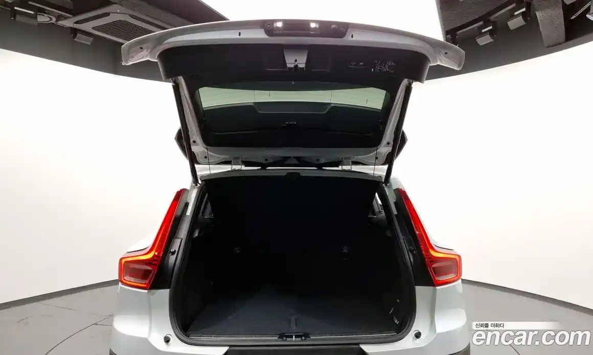 Volvo XC40 2021 2.0 гидро в Москве № 228592, фото 20