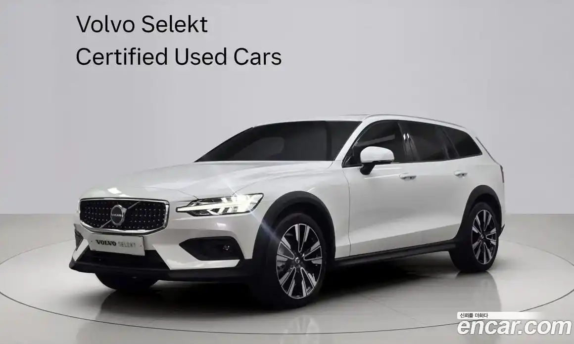Volvo V60 2025 2.0 гидро в Москве № 230766, фото 1